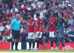 开云APP-胡珀判罚合集：枪手破门引争议 姆贝莫肘击&amp;库尼亚禁区倒地无判罚