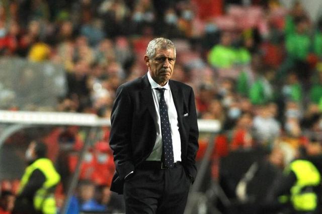 龟派大师桑托斯:战术死板到极致 遇三后卫就歇菜